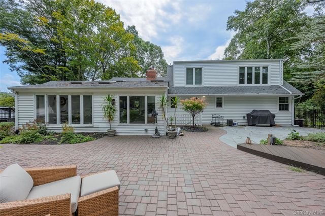 15 Night Heron Drive, Stony Brook, NY 11790