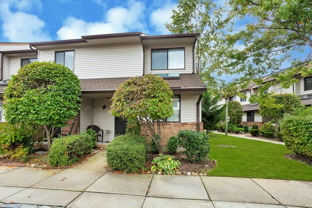 65 Cottonwood Court, Wantagh, NY 11793