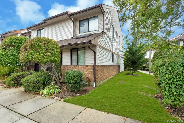65 Cottonwood Court, Wantagh, NY 11793