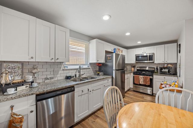 1211 Trimm Avenue, Pasadena, TX 77502