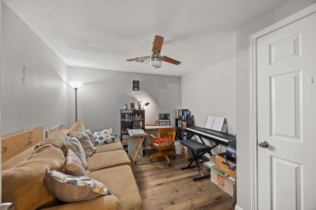 1211 Trimm Avenue, Pasadena, TX 77502