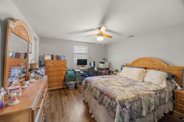 1211 Trimm Avenue, Pasadena, TX 77502