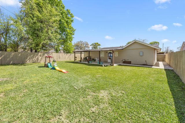 1211 Trimm Avenue, Pasadena, TX 77502
