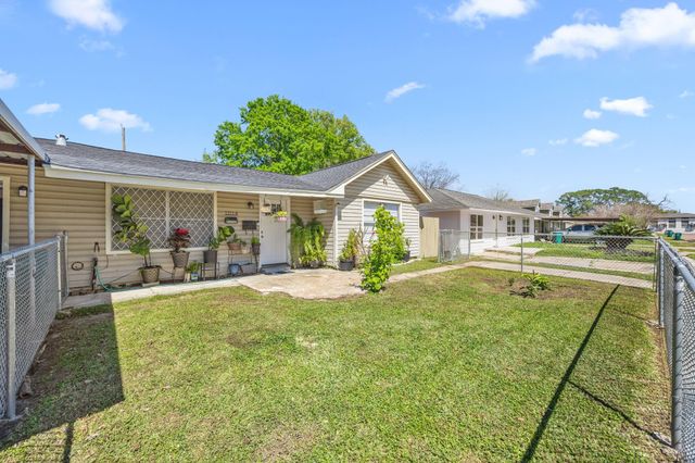 1211 Trimm Avenue, Pasadena, TX 77502
