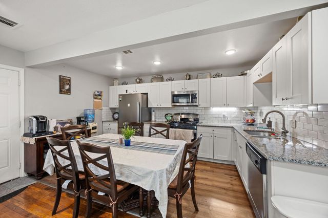 1211 Trimm Avenue, Pasadena, TX 77502