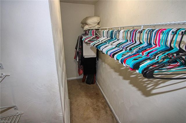 494 Trumble LN, Newport News, VA 23608