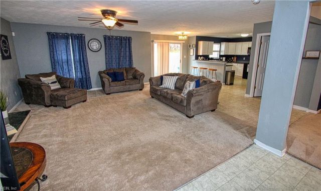 494 Trumble LN, Newport News, VA 23608