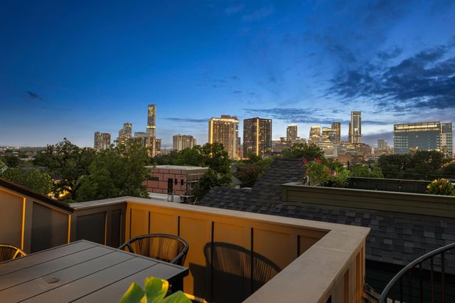 1007 E 15th ST 3, Austin, TX 78702