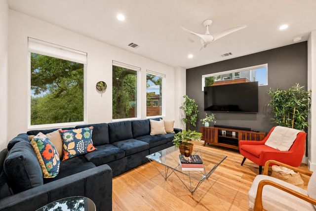 1007 E 15th ST 3, Austin, TX 78702