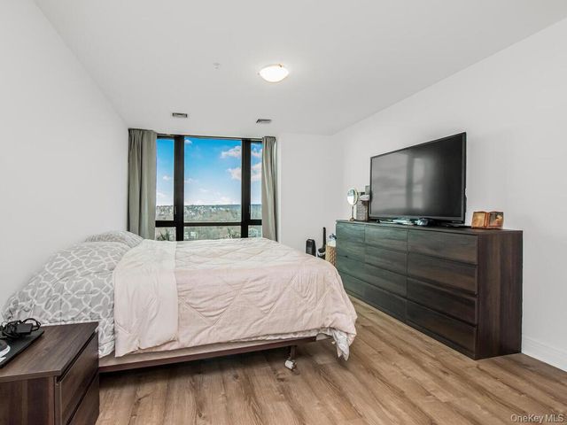 701 Ridge Hill Boulevard 11C, Yonkers, NY 10710