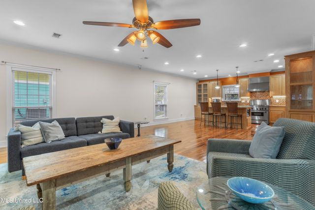 130 Acacia Avenue, Biloxi, MS 39530