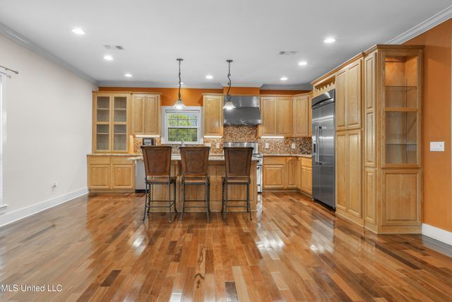 130 Acacia Avenue, Biloxi, MS 39530