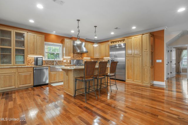 130 Acacia Avenue, Biloxi, MS 39530