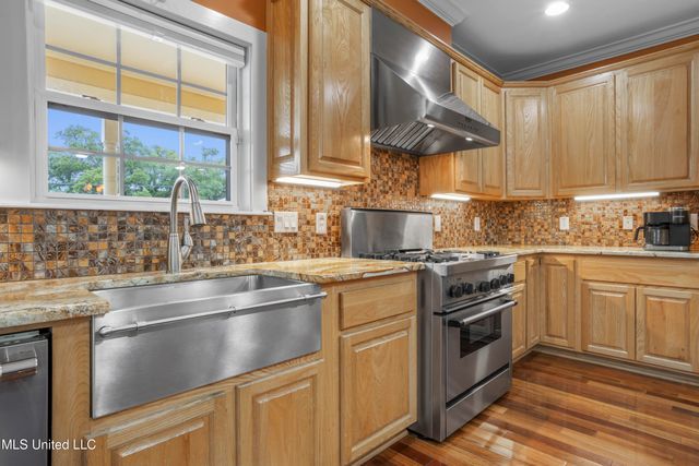 130 Acacia Avenue, Biloxi, MS 39530