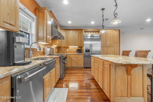 130 Acacia Avenue, Biloxi, MS 39530