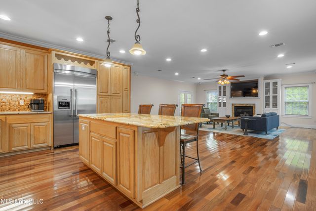 130 Acacia Avenue, Biloxi, MS 39530