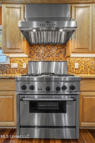 130 Acacia Avenue, Biloxi, MS 39530