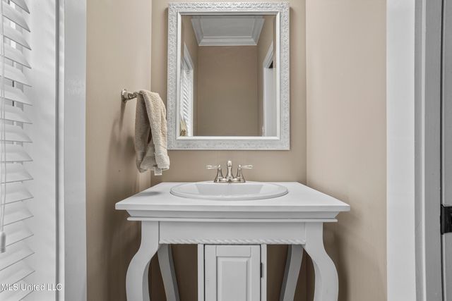 130 Acacia Avenue, Biloxi, MS 39530