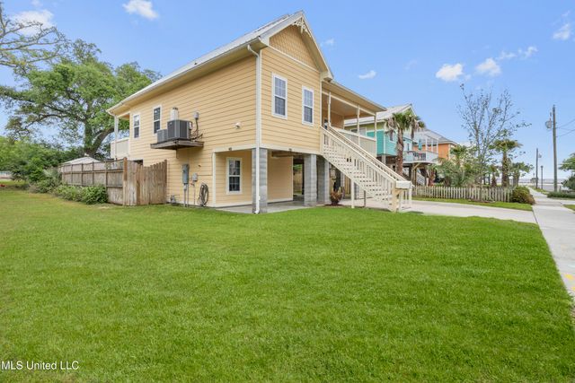 130 Acacia Avenue, Biloxi, MS 39530