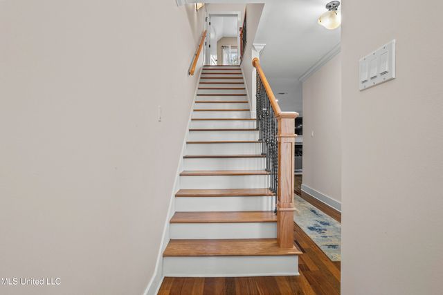 130 Acacia Avenue, Biloxi, MS 39530