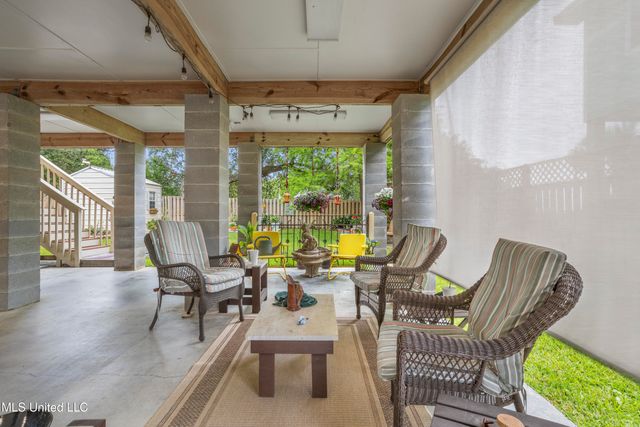 130 Acacia Avenue, Biloxi, MS 39530