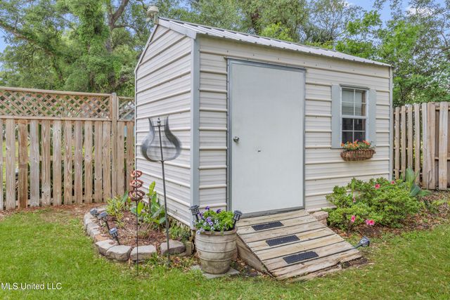 130 Acacia Avenue, Biloxi, MS 39530