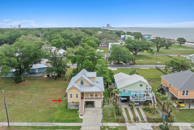130 Acacia Avenue, Biloxi, MS 39530