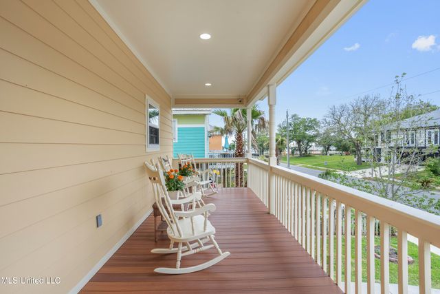 130 Acacia Avenue, Biloxi, MS 39530