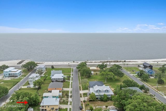 130 Acacia Avenue, Biloxi, MS 39530