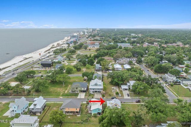 130 Acacia Avenue, Biloxi, MS 39530