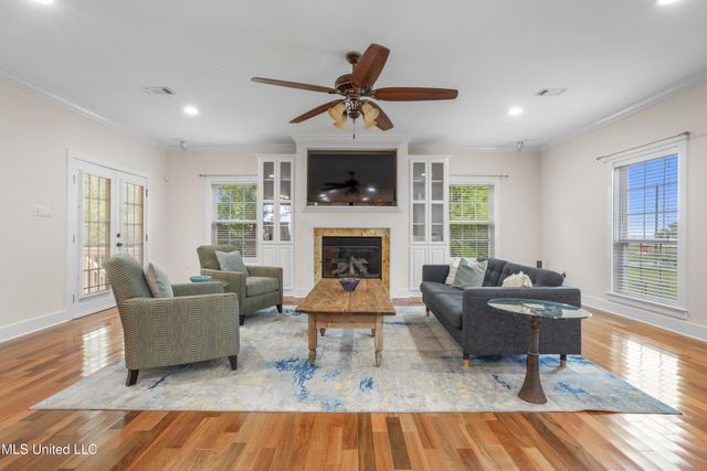 130 Acacia Avenue, Biloxi, MS 39530