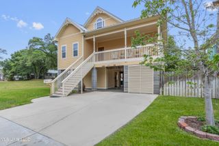 130 Acacia Avenue, Biloxi, MS 39530