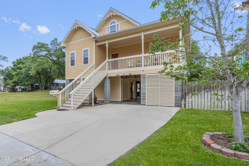 130 Acacia Avenue, Biloxi, MS 39530