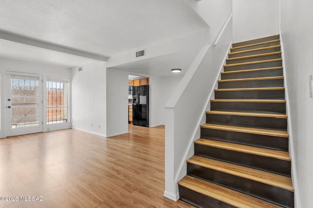 1569 E Prince Road, Tucson, AZ 85719