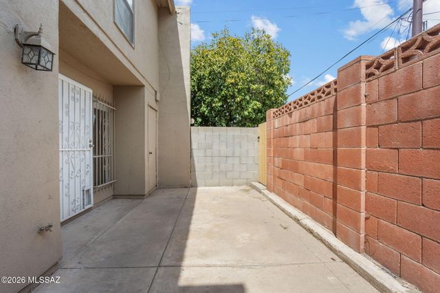 1569 E Prince Road, Tucson, AZ 85719