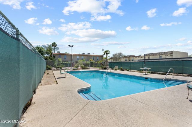 1569 E Prince Road, Tucson, AZ 85719