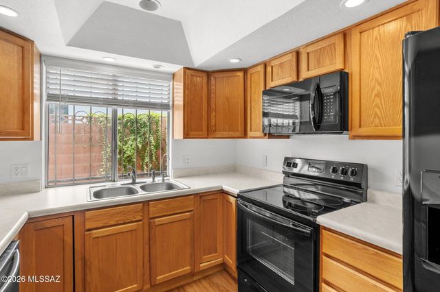 1569 E Prince Road, Tucson, AZ 85719