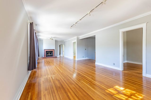 612 Randolph Street 2, Oak Park, IL 60302