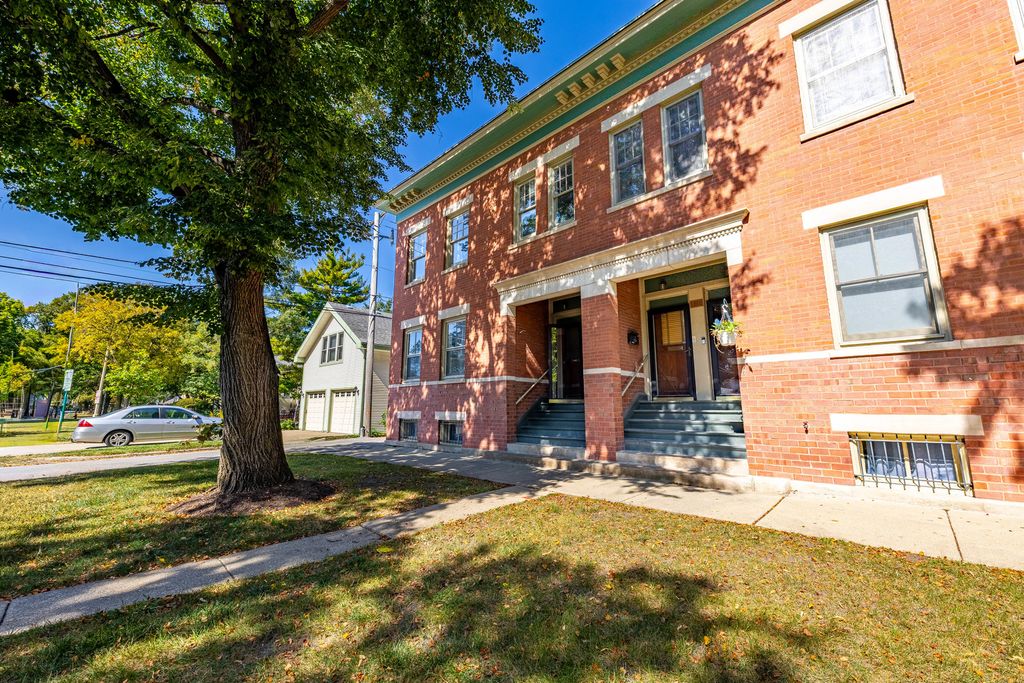 612 Randolph Street 2, Oak Park, IL 60302