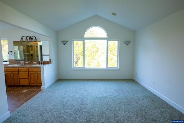 2075 NW Violet Av, Albany, OR 97321