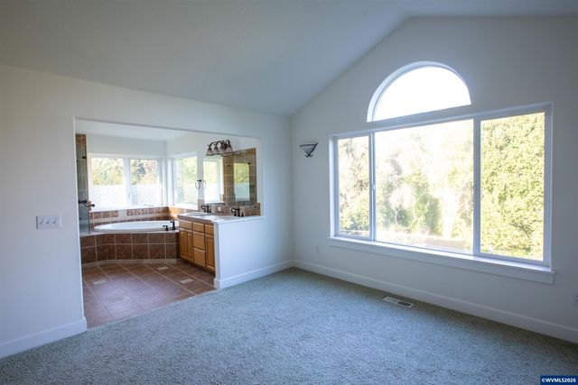 2075 NW Violet Av, Albany, OR 97321