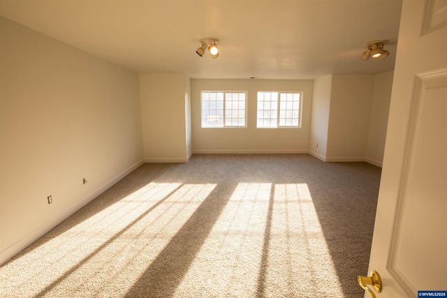 2075 NW Violet Av, Albany, OR 97321