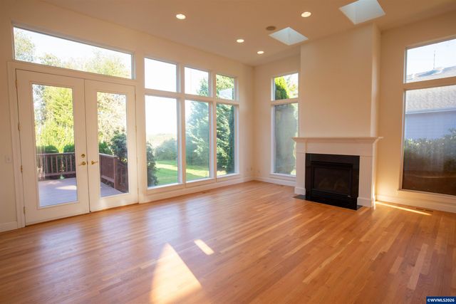 2075 NW Violet Av, Albany, OR 97321