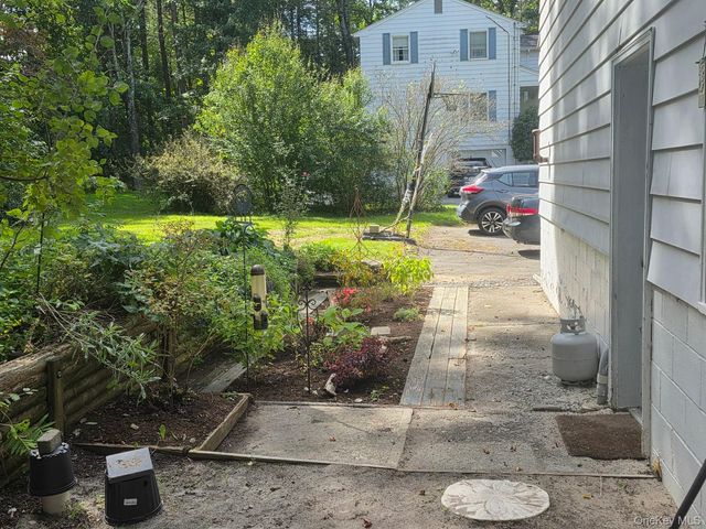 28 Robert Drive, Hyde Park, NY 12538