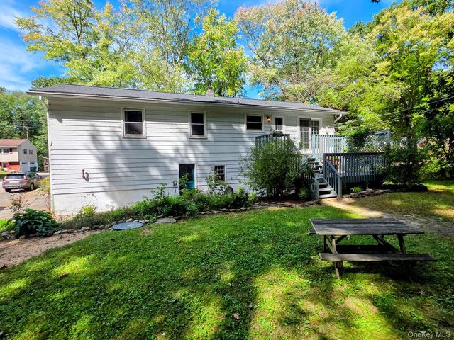 28 Robert Drive, Hyde Park, NY 12538