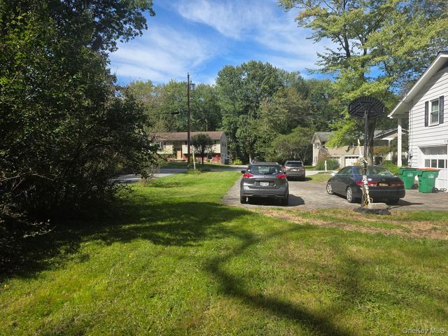 28 Robert Drive, Hyde Park, NY 12538