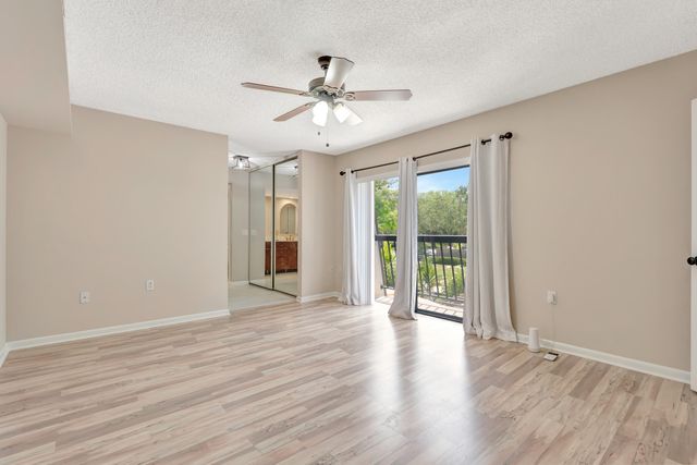 207 2nd Terrace, Palm Beach Gardens, FL 33418