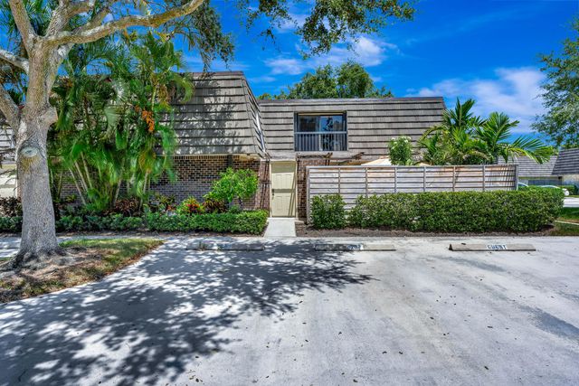 207 2nd Terrace, Palm Beach Gardens, FL 33418