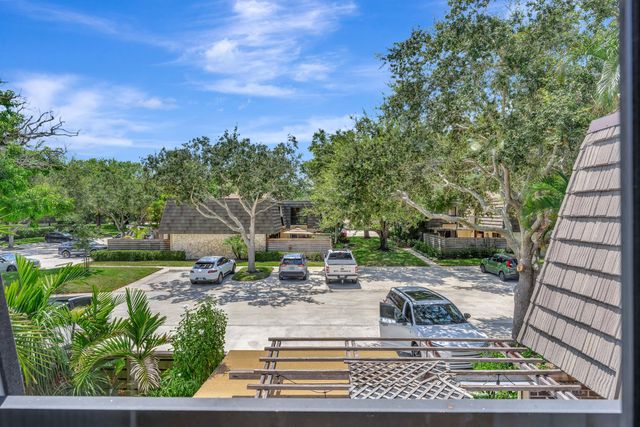 207 2nd Terrace, Palm Beach Gardens, FL 33418