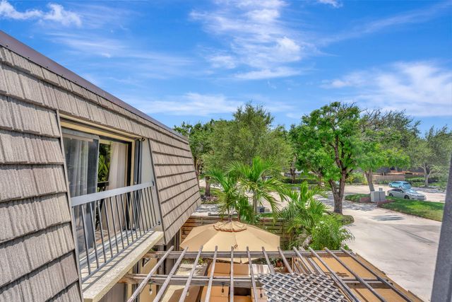 207 2nd Terrace, Palm Beach Gardens, FL 33418